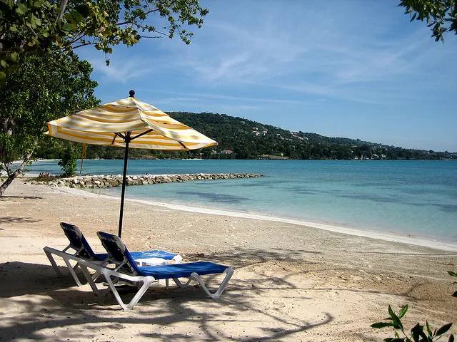 P2-BeachUmbrella